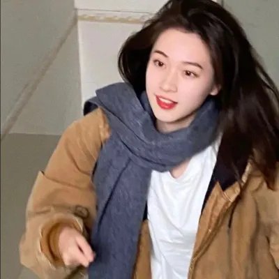这个警察不太冷